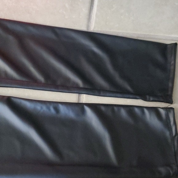 Leather Leggings size Large. NWT, never used, lost weight, down sizing. - Picture 2 of 4